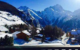 Pied De Piste A 20 M Du Telesiege 